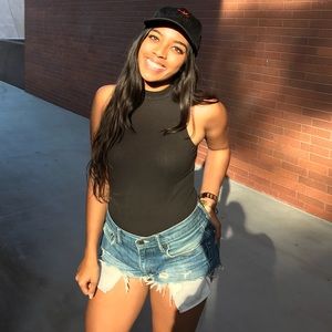 Meet your Posher, Samara